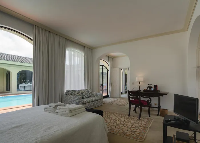Casa Dos Arcos - Suites & Pool