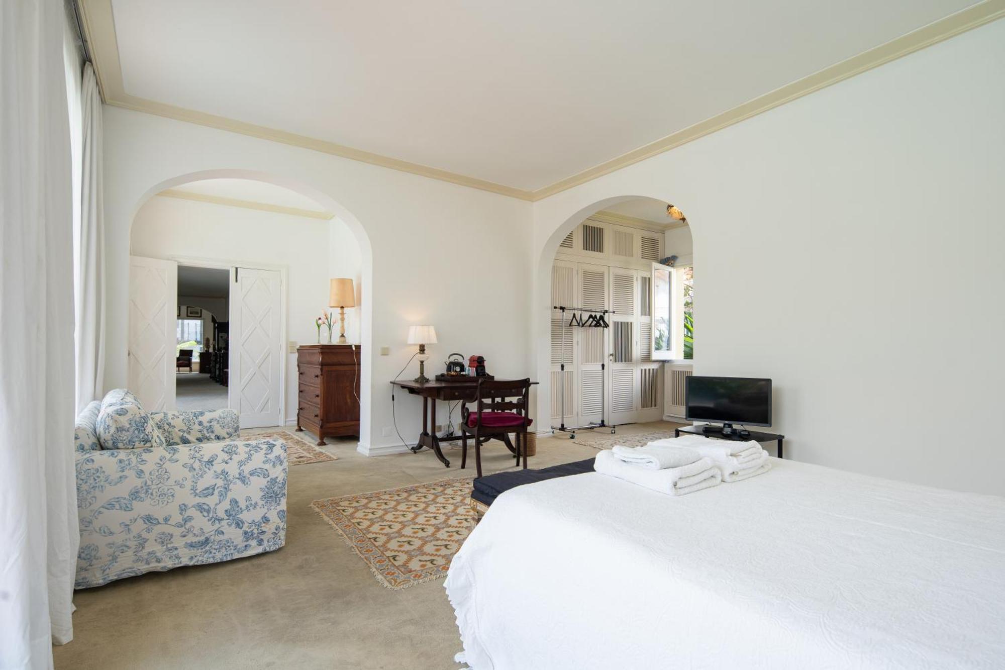 Casa Dos Arcos - & Pool Homestay Ponta Delgada (Sao Miguel)